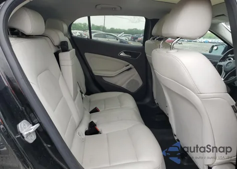 2015 Mercedes-Benz Gla 250 4Matic z USA, uszkodzony, nr VIN WDCTG4GB9FJ111120